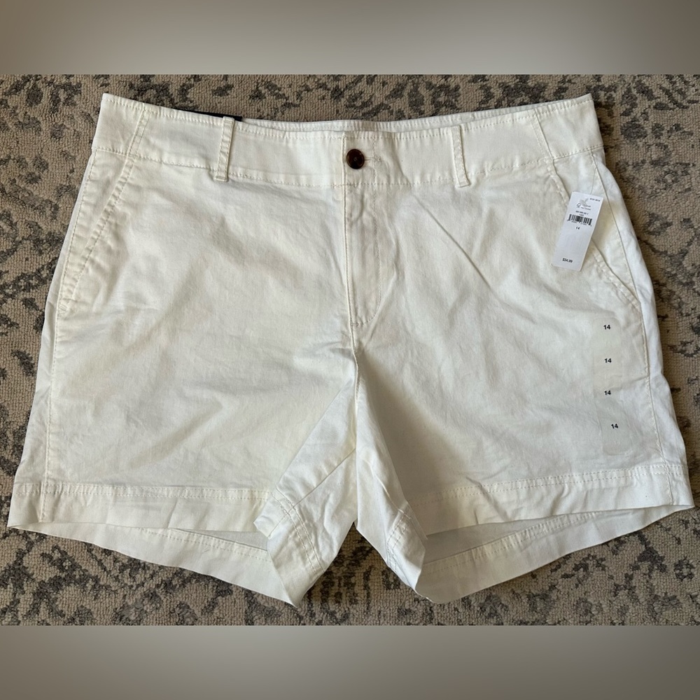 Women’s Gap Size 14 5” Mid Rise Stretch Cream Shorts